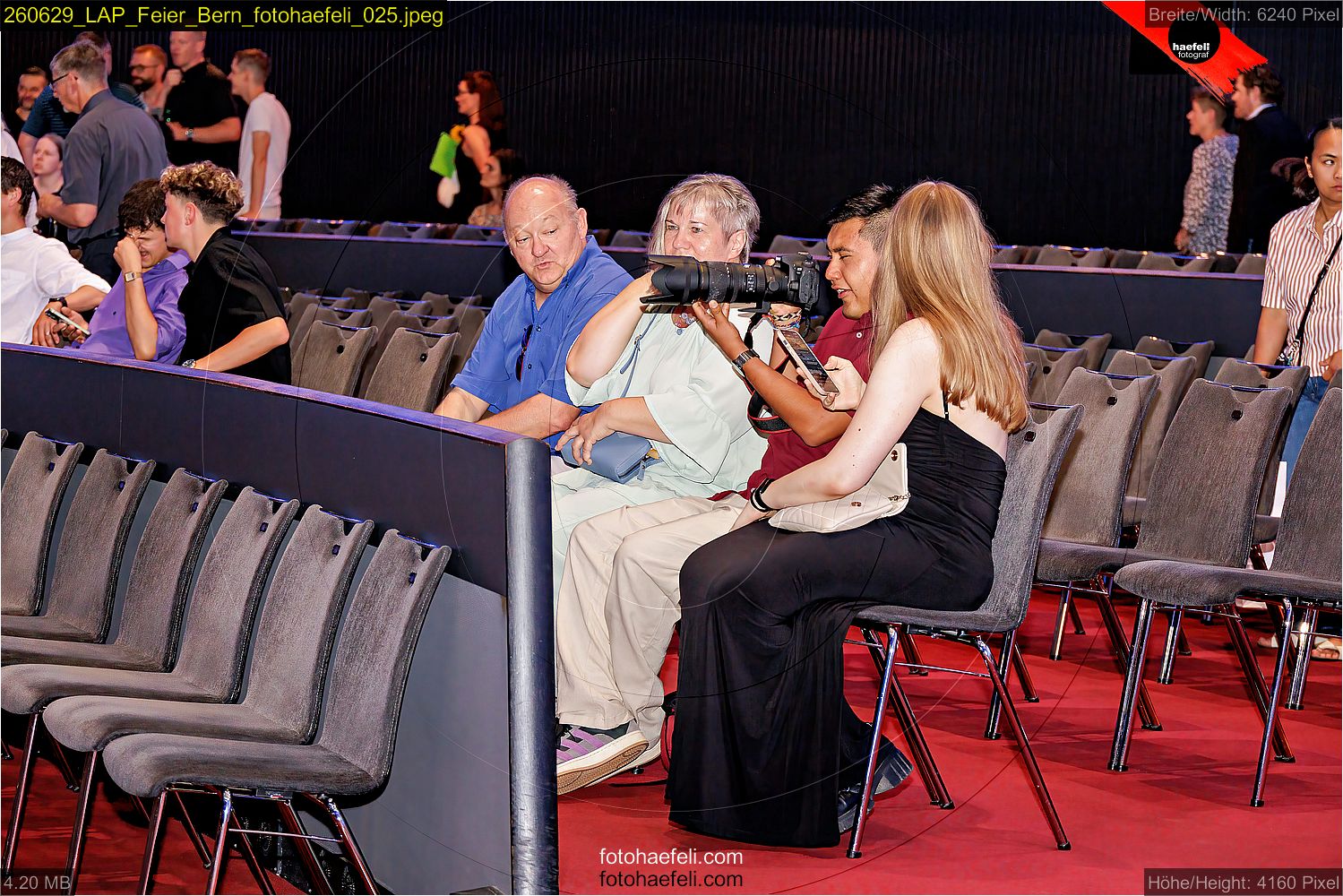 260629_LAP_Feier_Bern_fotohaefeli_025.jpeg