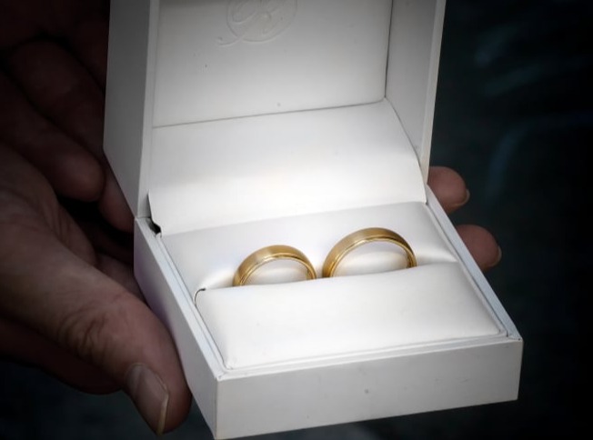 Fotohaefeli Hochzeitsringe Brautpaar Hochzeitsfotograf