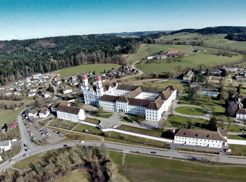 fotohaefeli, luftaufnahme des kloster st.urban psychiatrische klinik kanton luzern