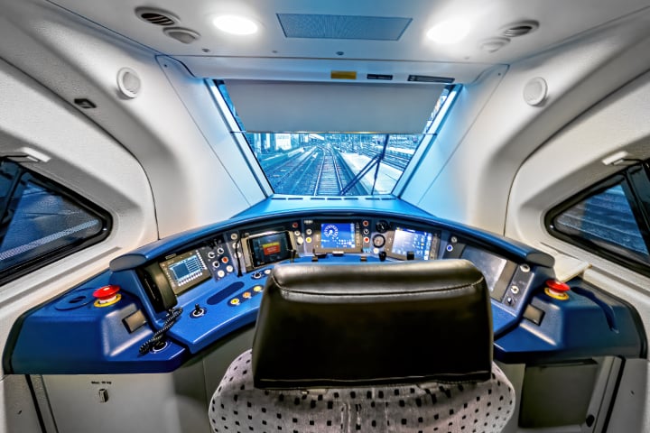 öv, sbb cff ffs, stadlerrail, bombardier, cockpit, zugstand, leitstelle, zugführer, lokführer, öffentlicher verkehr, öv, fotohaefeli