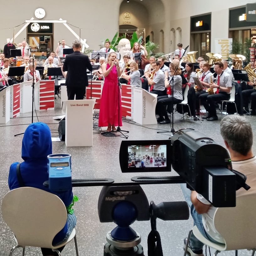 Videoaufnahme SBB Live Band Bahnhof Basel basilea fotohaefeli 4K Digital