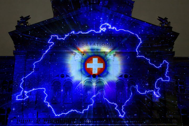 1. rendezvous bundeplatz bern, gysin roux lichtkünstler, fotohaefeli, bundeshaus, hauptstadt der schweiz, capital of switzerland